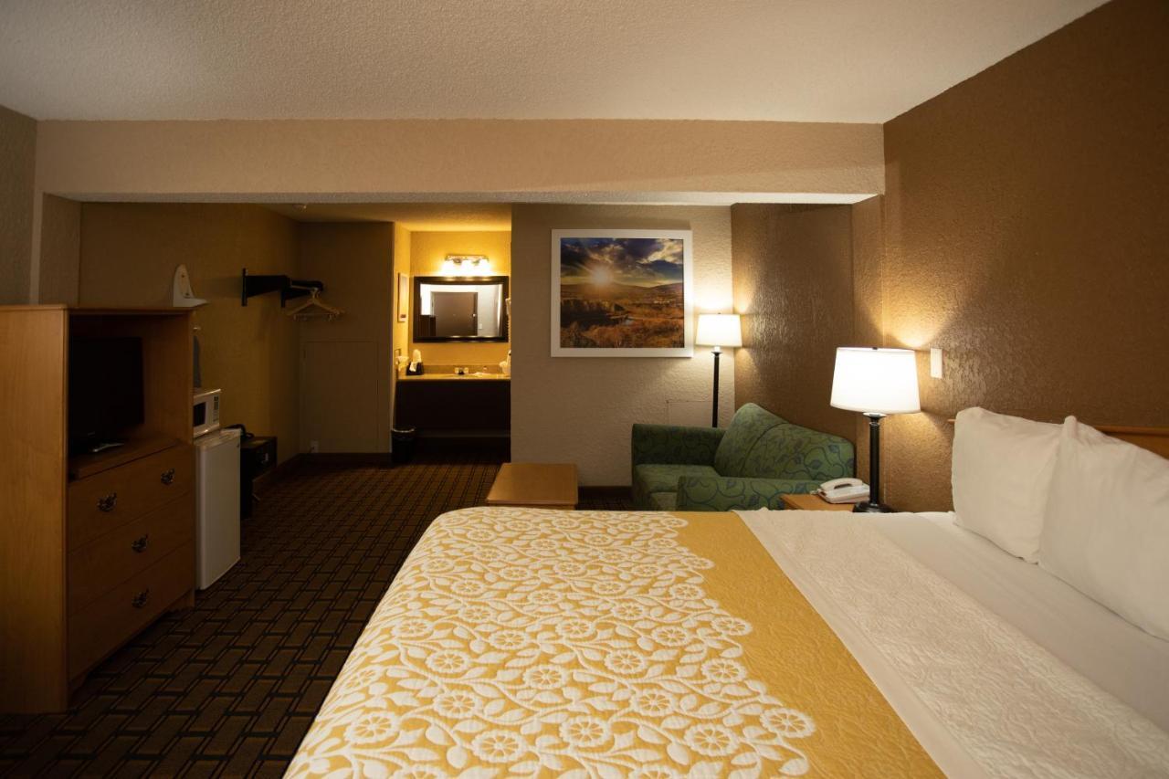 Days Inn By Wyndham Fairmont Ngoại thất bức ảnh